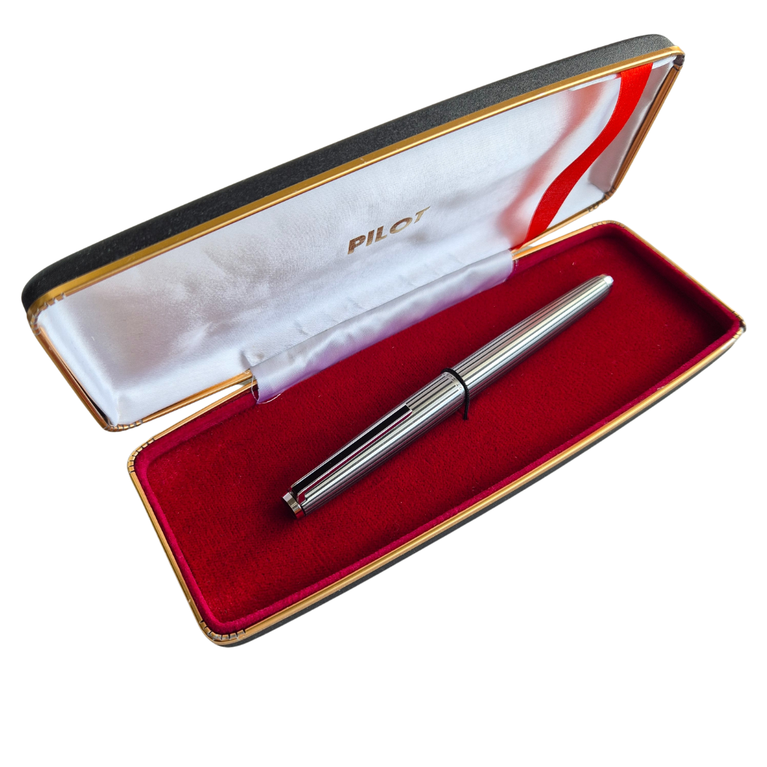 Vintage Pilot Custom Striped Fountain Pen: 18k White Gold