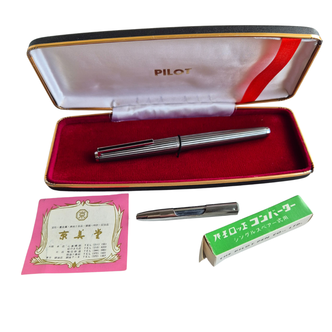 Vintage Pilot Custom Striped Fountain Pen: 18k White Gold Medium