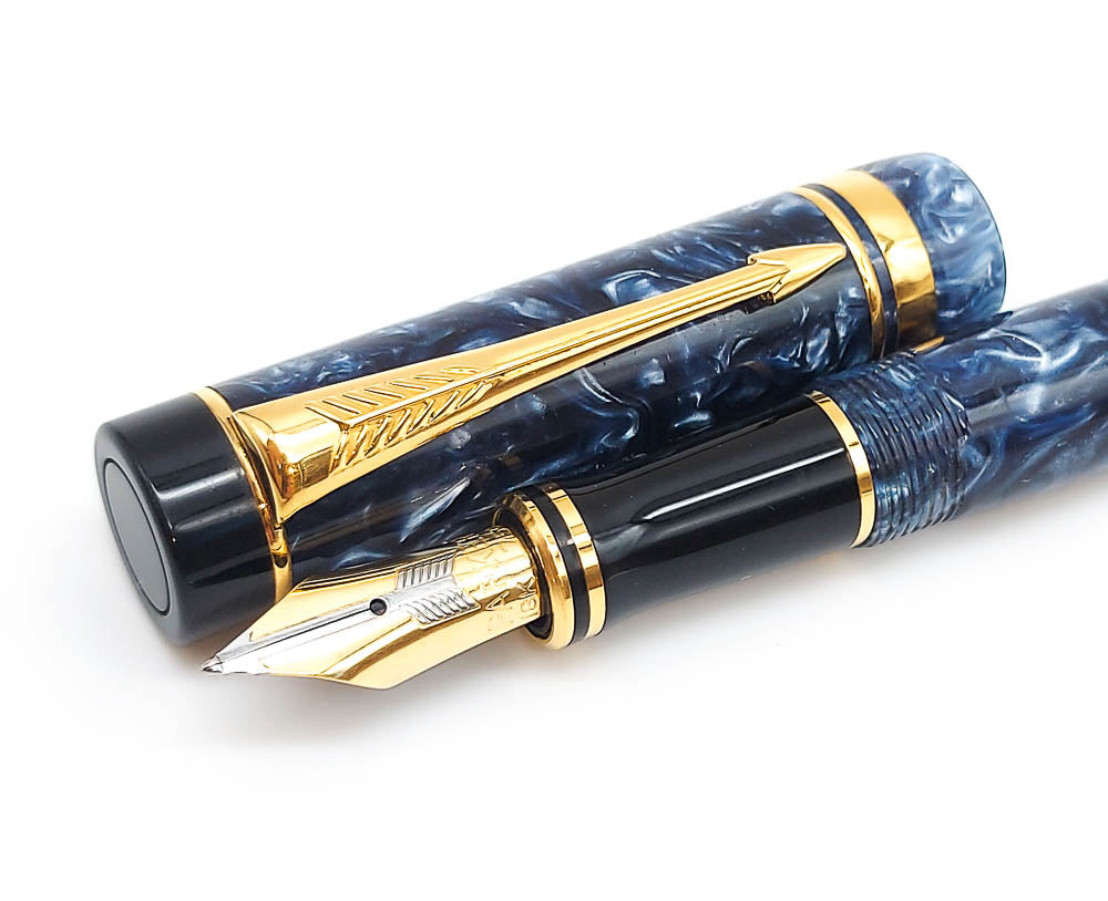 Parker Duofold International Blue Marble Fountain Pen: 18k Gold