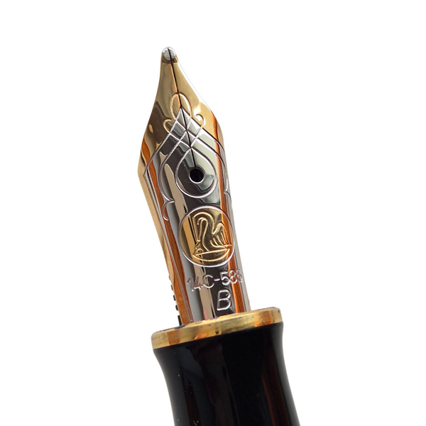 Pelikan M400 Souverän Fountain Pen: 14k Gold Broad Nib