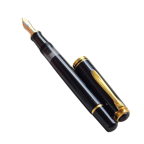 Pelikan M400 Souverän Fountain Pen: 14k Gold Broad Nib