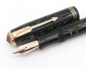 Vintage Parker Vacumatic Emerald Pearl Fountain Pen: 14k Gold Oblique Nib