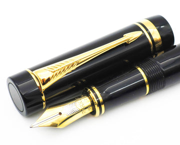 Parker Duofold Centennial Black Fountain Pen: 18k Gold Medium Nib